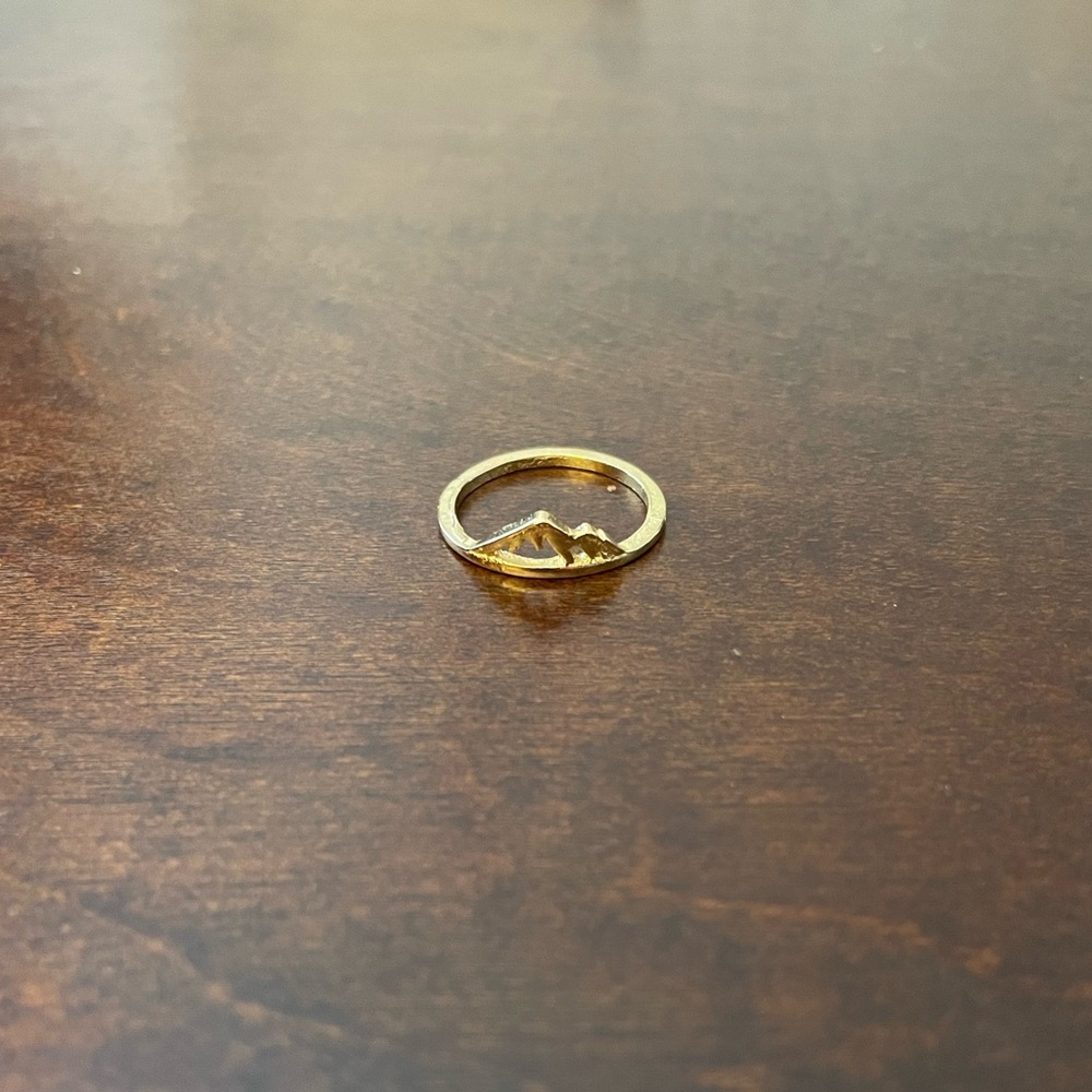 5 for $10🟢 Mountain Range Ring